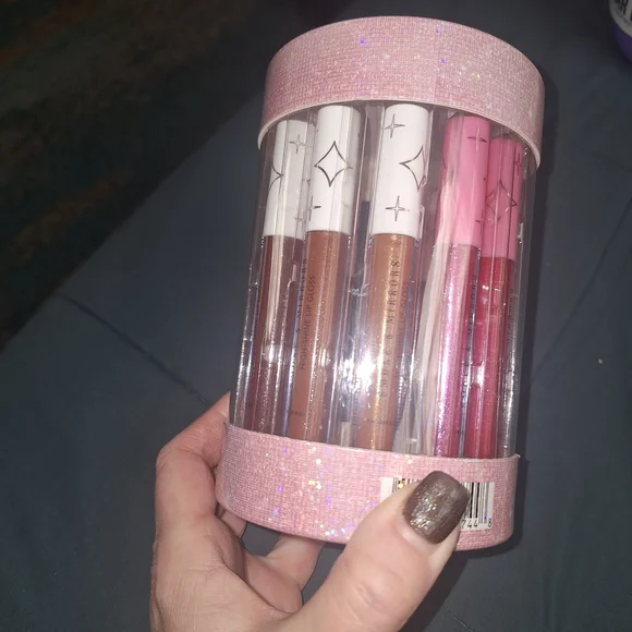 Silky Shine Lip Gloss Collection - Pink and Brown Shades - Picture 4 of 6